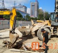 少妇被c黄在线网站高温下的坚守｜道路建设者用汗水铺就畅通路